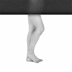 Animierte Aufstellungsstudie von Tänzerin 13 des Ensembles 12+1 in NIEMALS NIE, gestaltet von Hans Kahlmopz