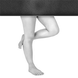 Animierte Aufstellungsstudie von Tänzerin 02 des Ensembles 12+1 in NIEMALS NIE, gestaltet von Hans Kahlmopz